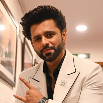 Hire Rahul Vaidya from Book My Singer